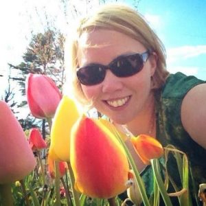 jen-mcguinness-frau-zinnie-1st-annual-spring-bulb-party-on-still-growing-gardening-podcast-6ftmama-blog